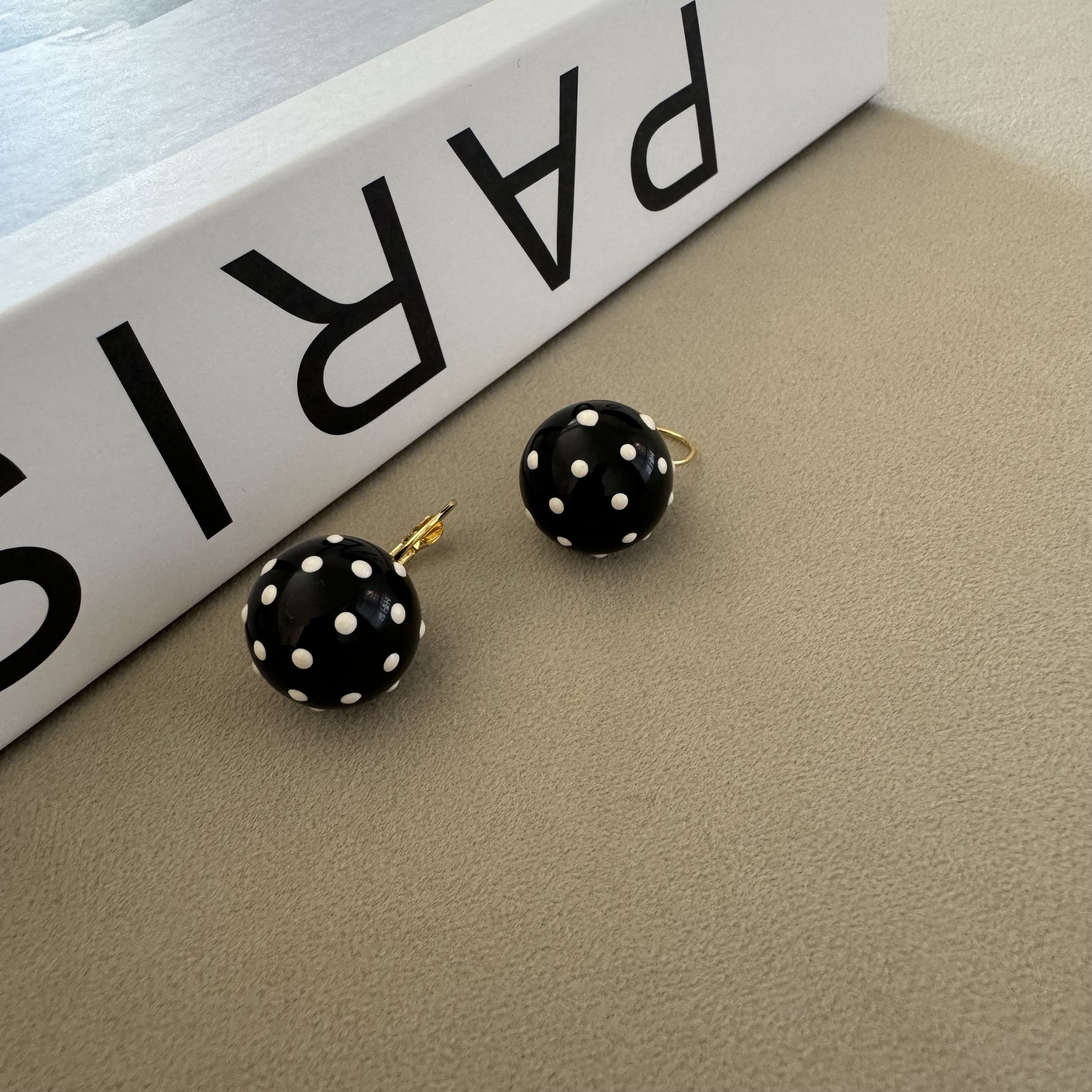 картинка Серьги "Polka dot black"