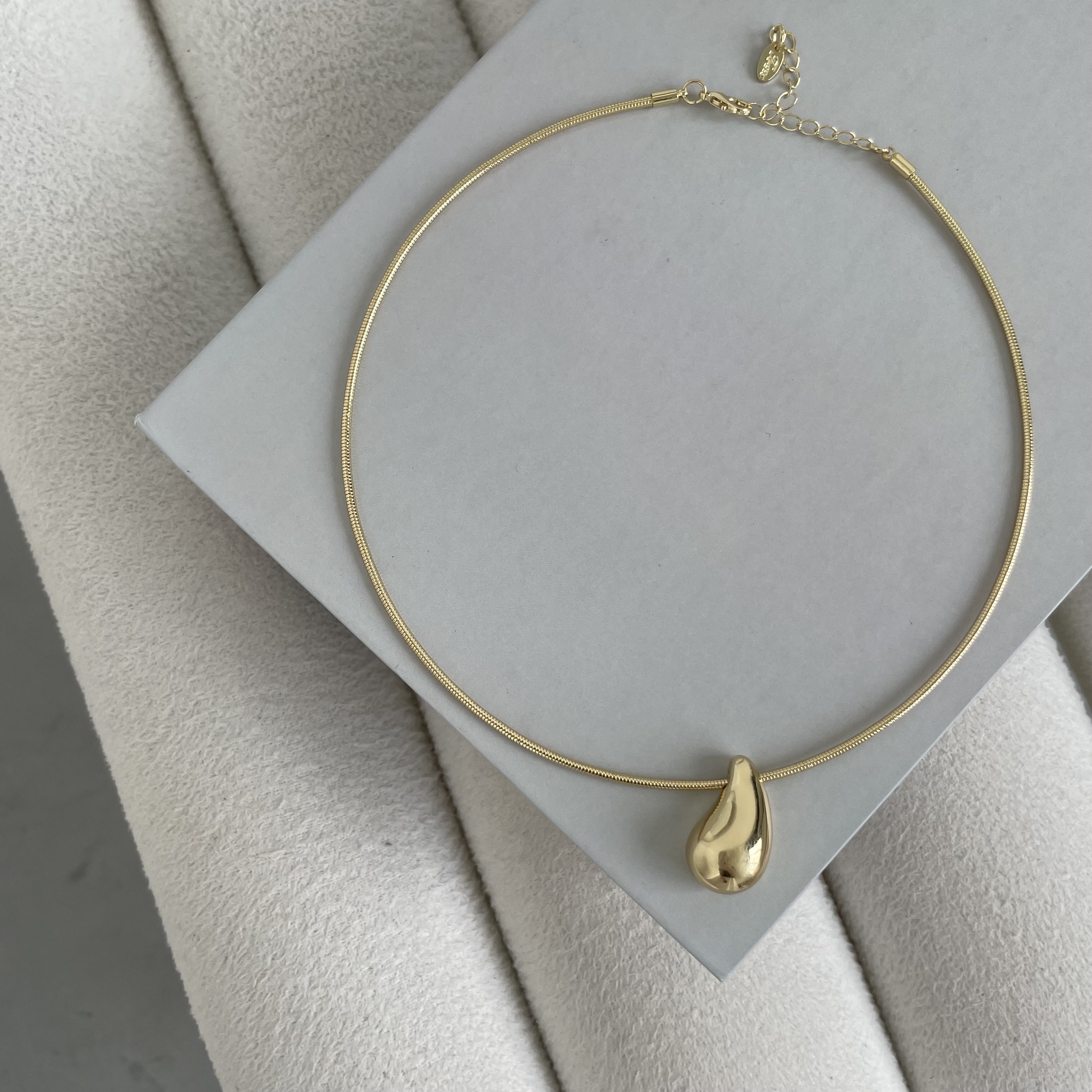 картинка Колье "Золотая слеза"