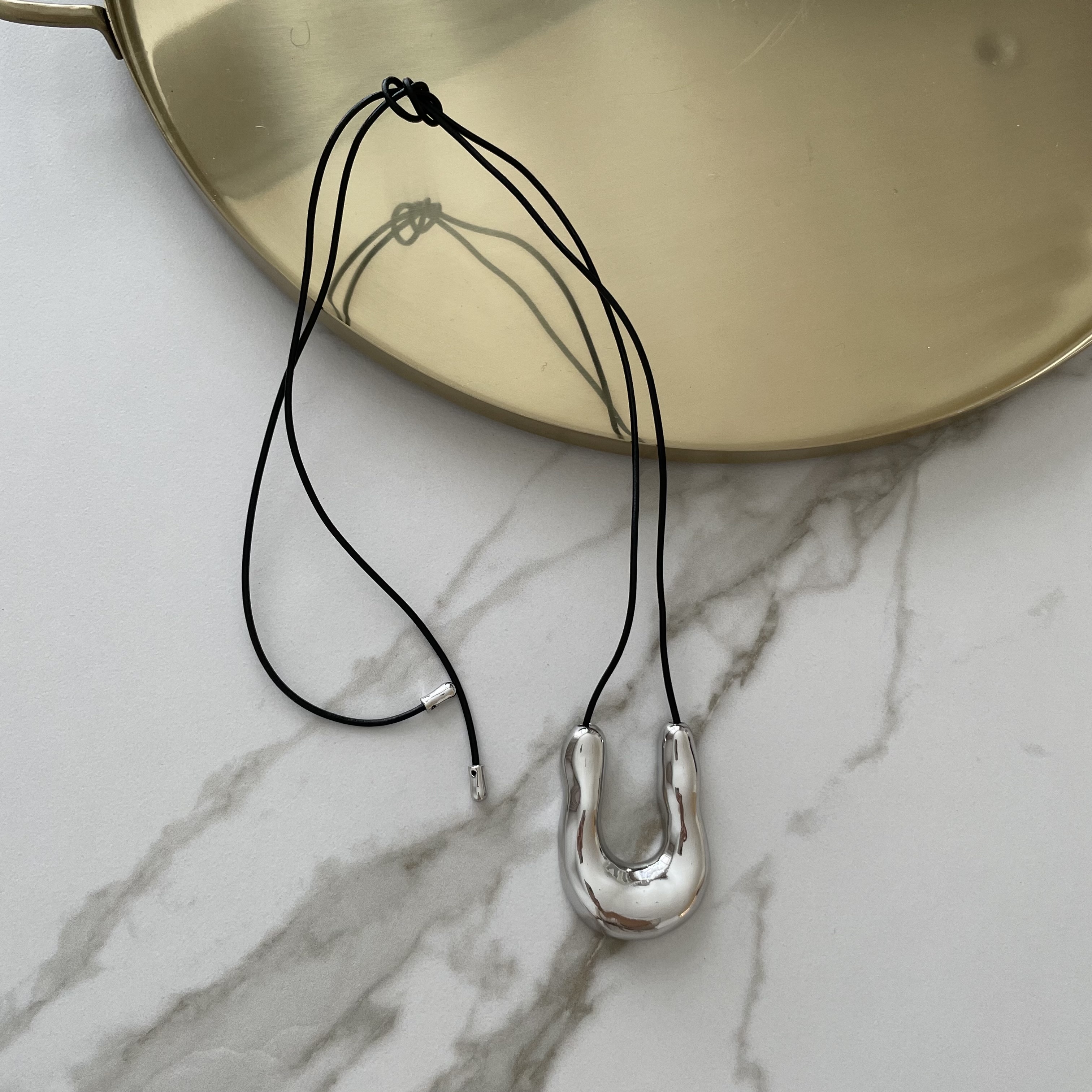 картинка Кулон на длинном шнурке "Silver zigzag"