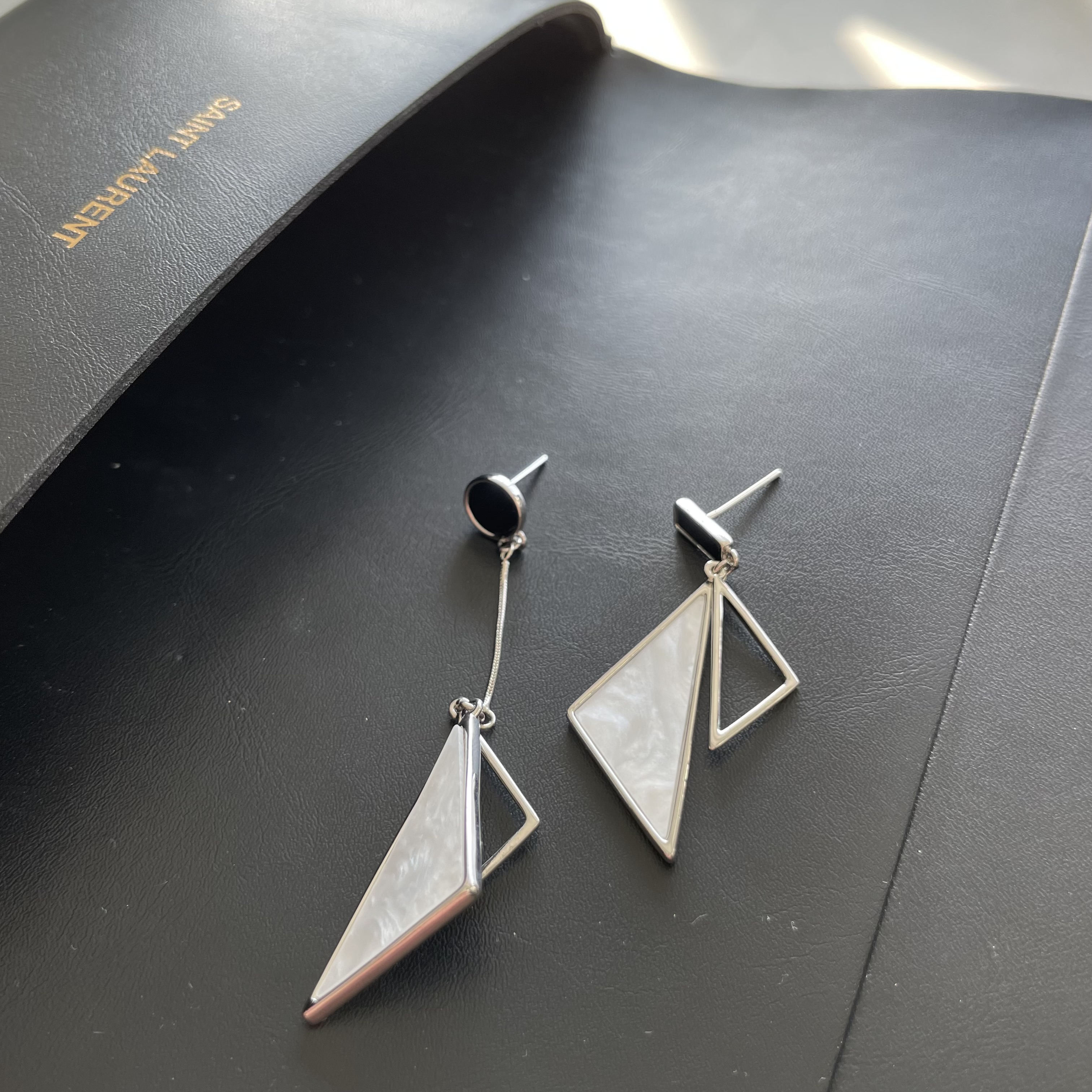 картинка Серьги "Черно-белая асимметрия"