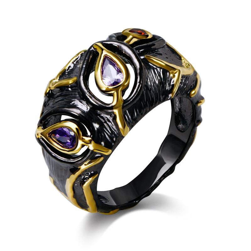 картинка Кольцо "Черное золото" со вставками из фиолетовых цирконов