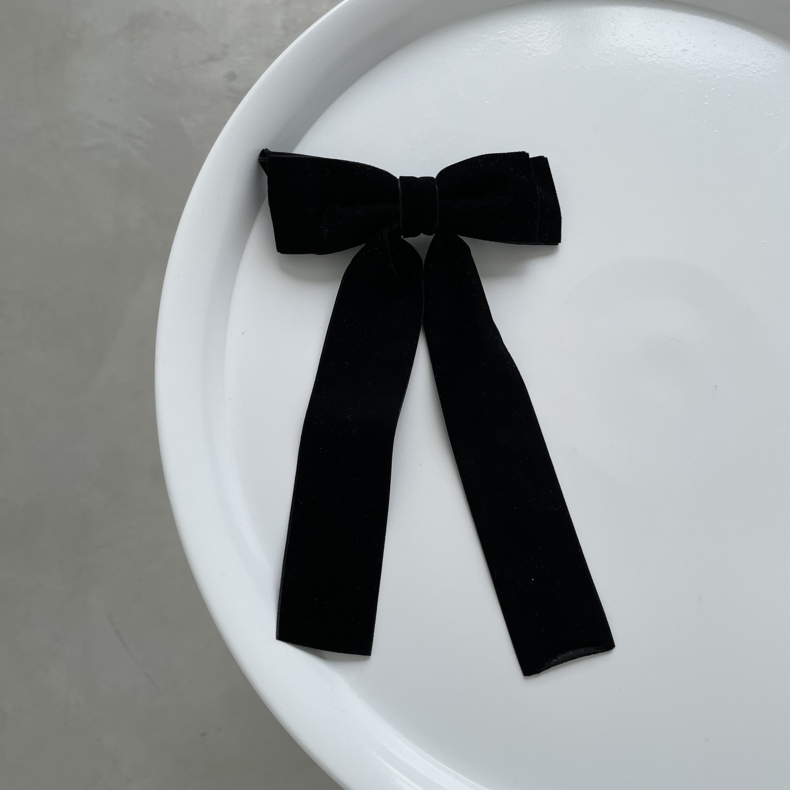 картинка Бант бархатный "Черный"