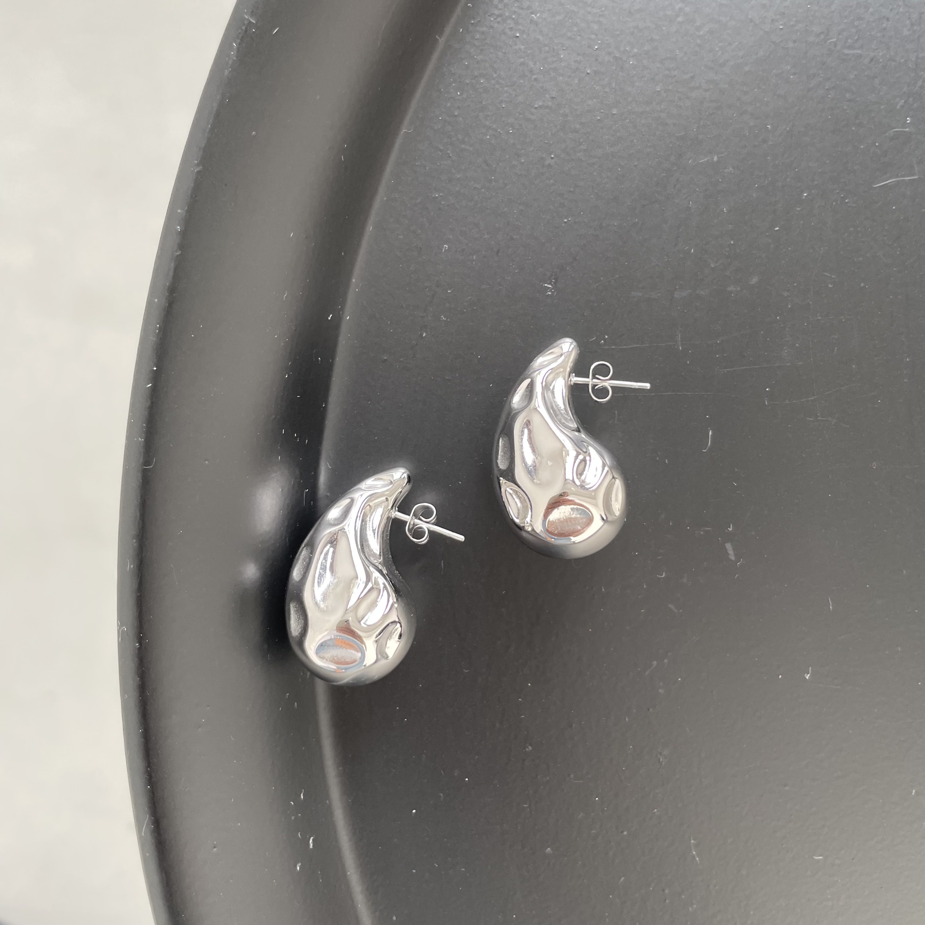 картинка Серьги "Мятая капля"