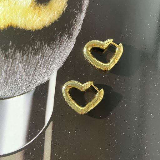 картинка Серьги "Love is"