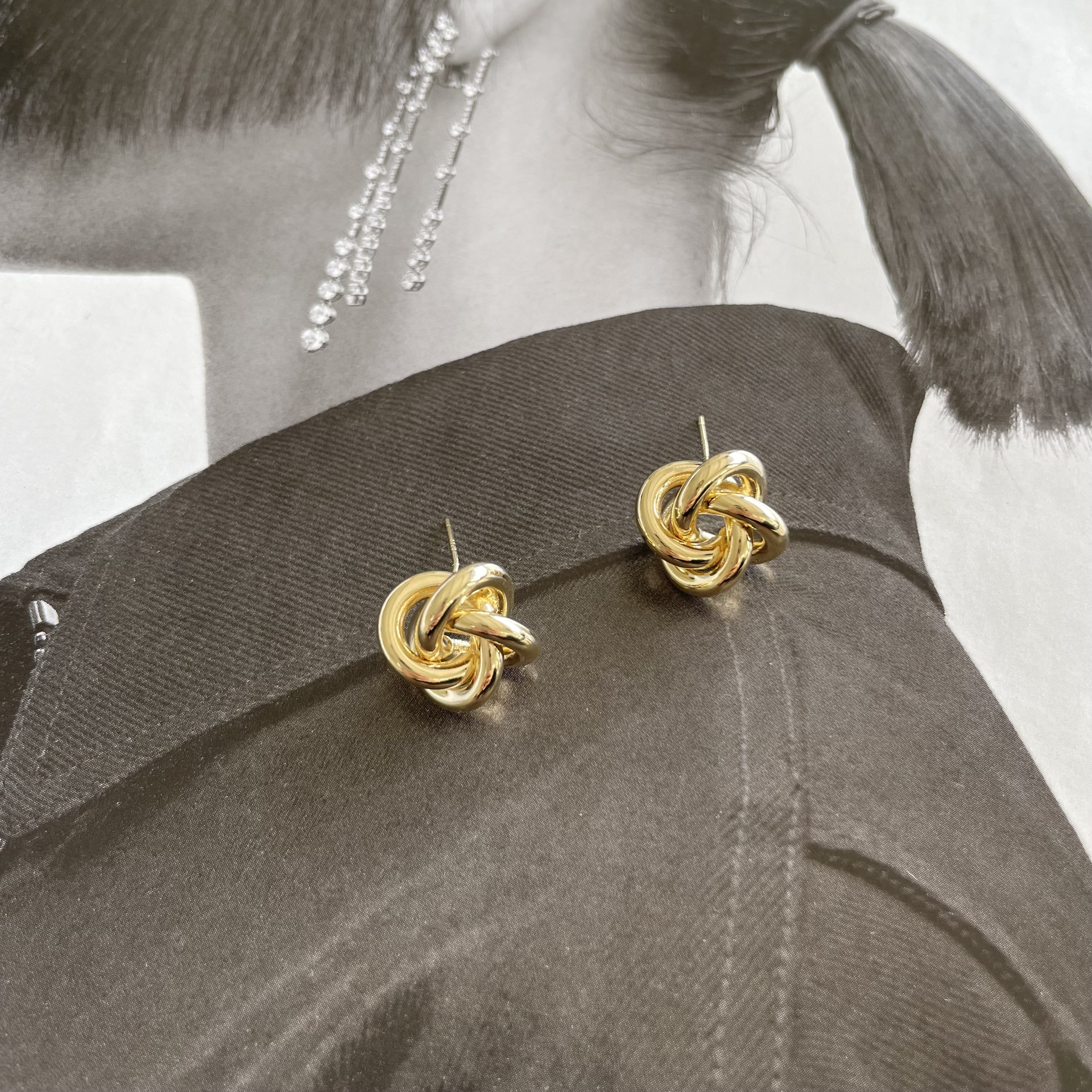 картинка Серьги "Golden knot"