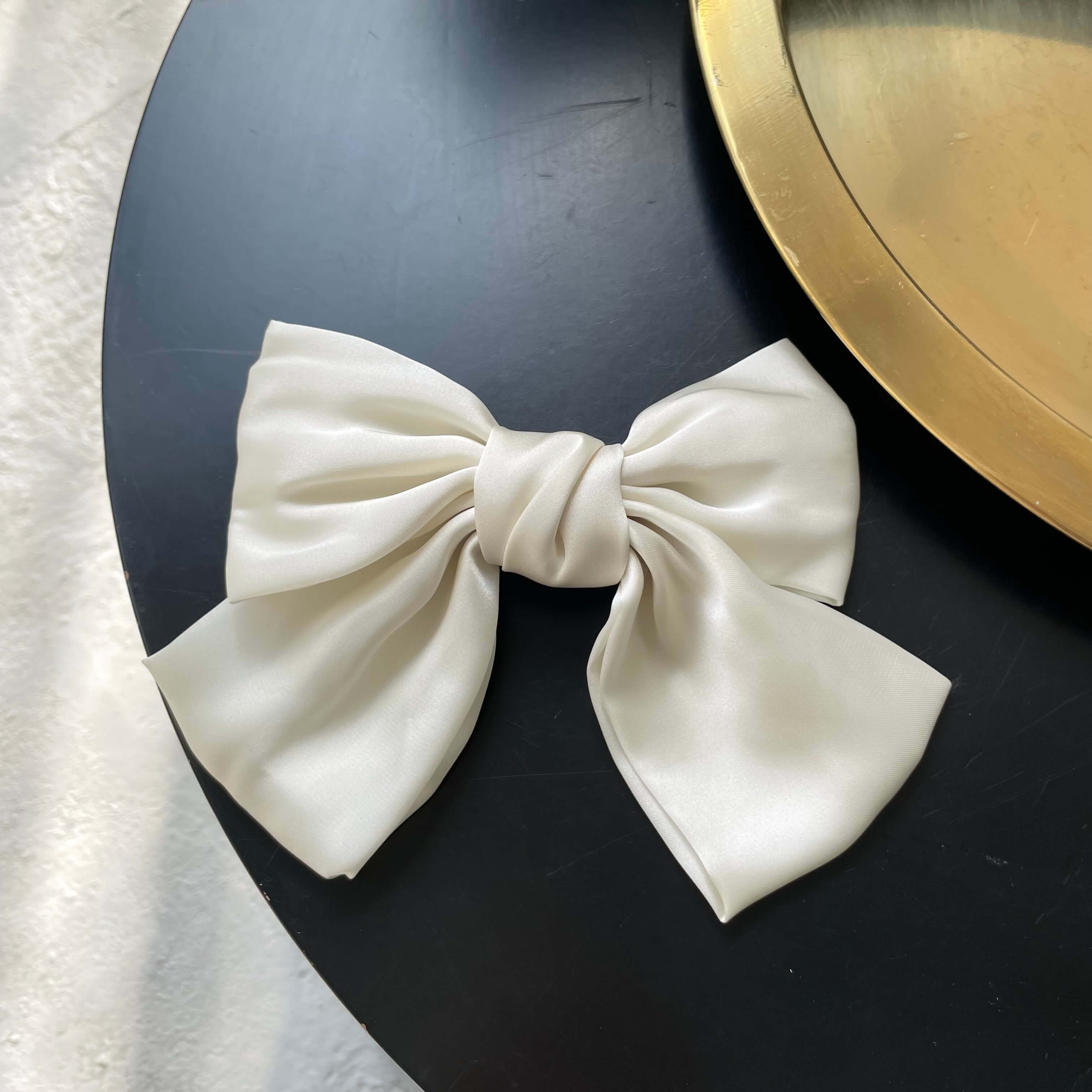 картинка Бант молочный