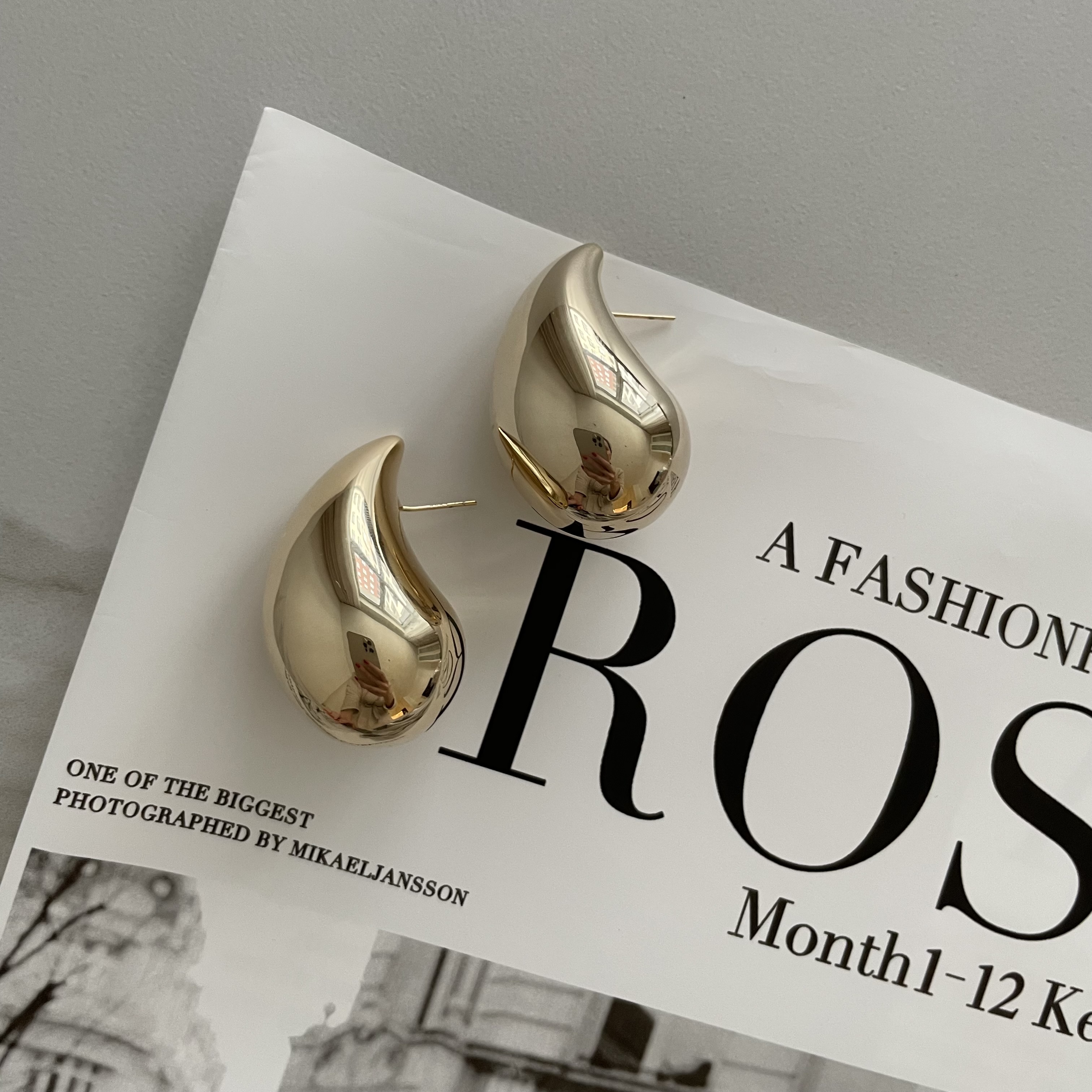 картинка Серьги "Big gold comma"