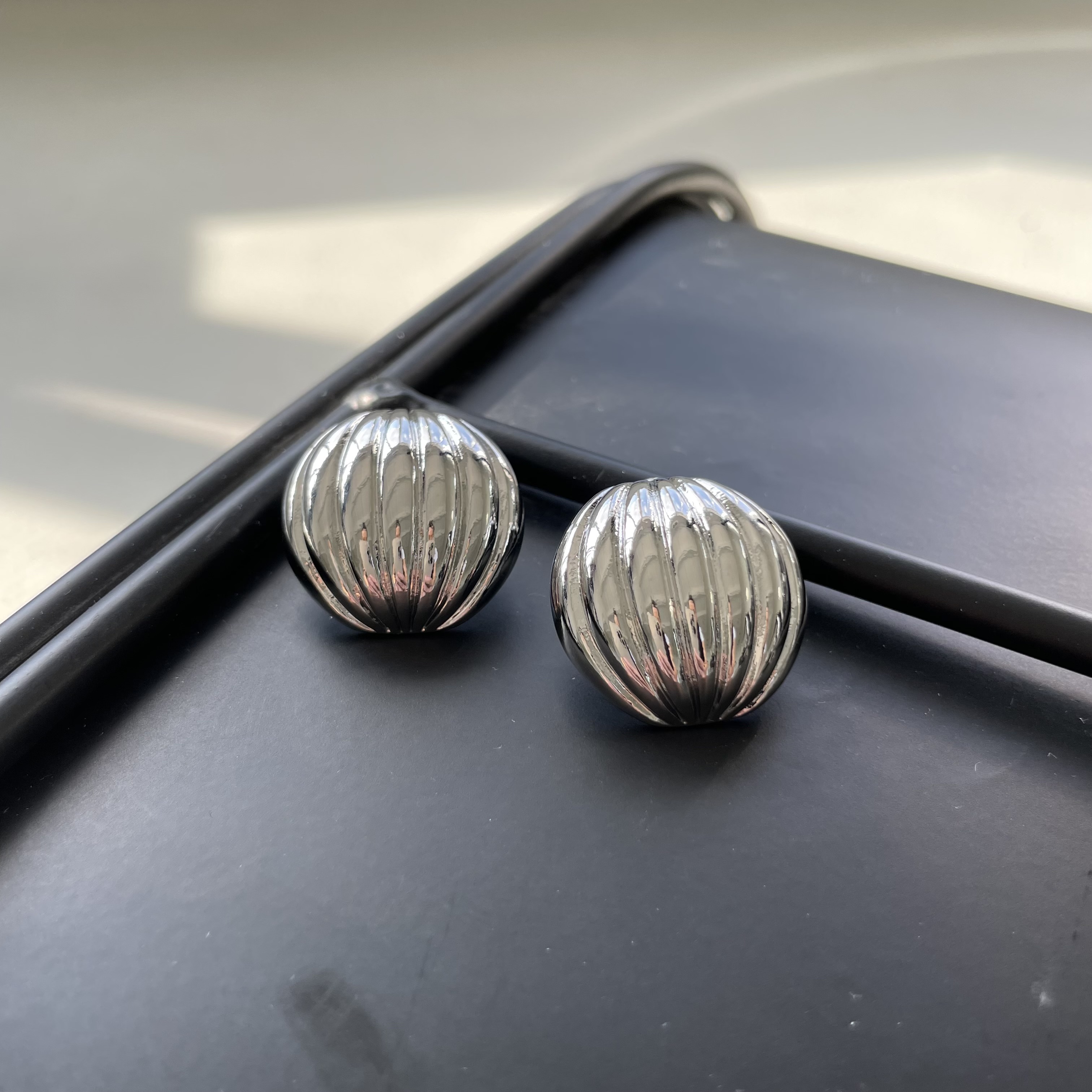 картинка Серьги "Silver bow"