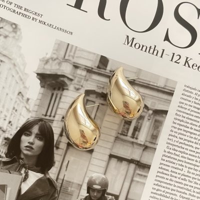 картинка Серьги "Big gold comma"