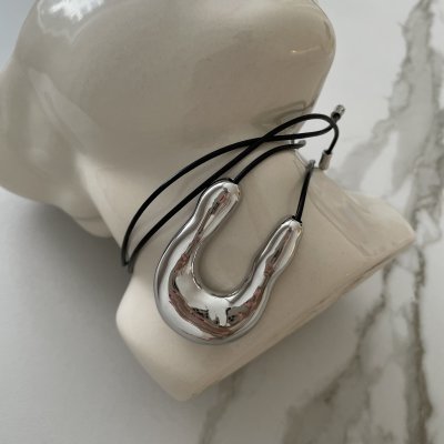 картинка Кулон на длинном шнурке "Silver zigzag"