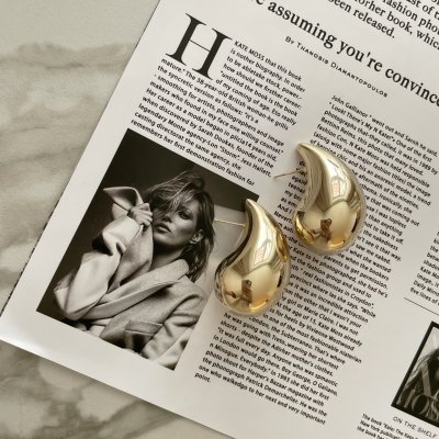 картинка Серьги "Big gold comma"