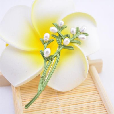 картинка Брошь белый подснежник