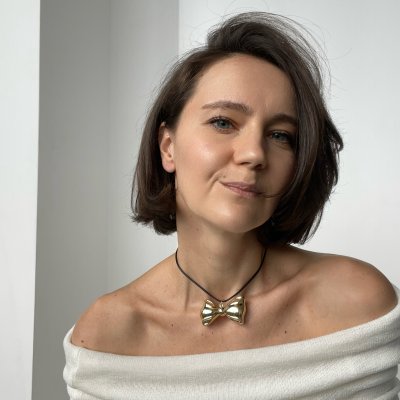 картинка Кулон на шнурке "Золотой бант"